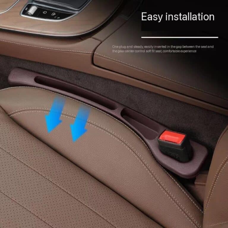 Embedded car seat gap leak-proof plug