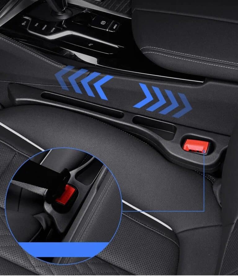 Embedded car seat gap leak-proof plug